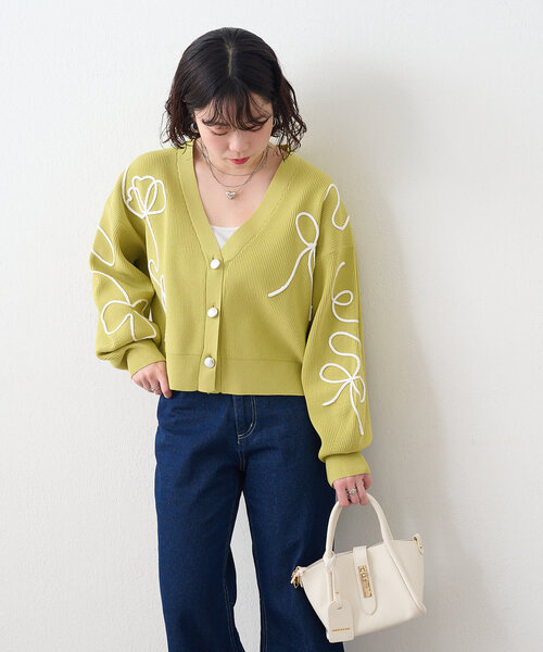 Remind me and forever(リマインドミーアンドフォーエバー)の「【2025 Spring/Summer】ライン刺繍ニットカーディガン(カーディガン/ボレロ・レディース・イエロー/オフホワイト/ブルー/ネイビー・FREE)」の16枚目の写真