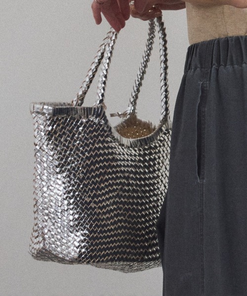 The Bagmati（ザバグマティ）の「【BAGMATI（バグマティ）】GOAT METALIC BAG（トートバッグ・レディース・シルバー・FREE）」の7枚目の写真