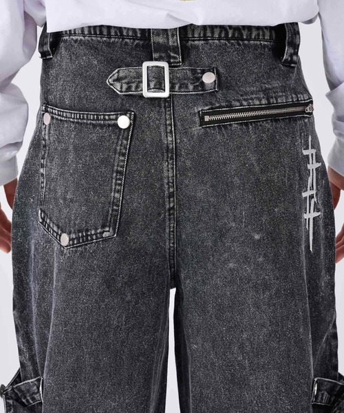 RE730（アールイーセブンサーティー）の「ベルトデザインワイドデニムパンツ（デニムパンツ・メンズ・ブラック/チャコールグレー・X-LARGE/LARGE/MEDIUM）」の17枚目の写真