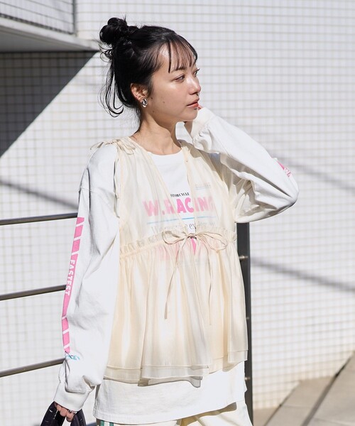 FREAK'S STORE（フリークスストア）の「シャイニー オーガンジーベスト（ベスト・レディース・グレー/オフホワイト/サックスブルー/ワイン/ブラック・ﾌﾘ-）」の9枚目の写真