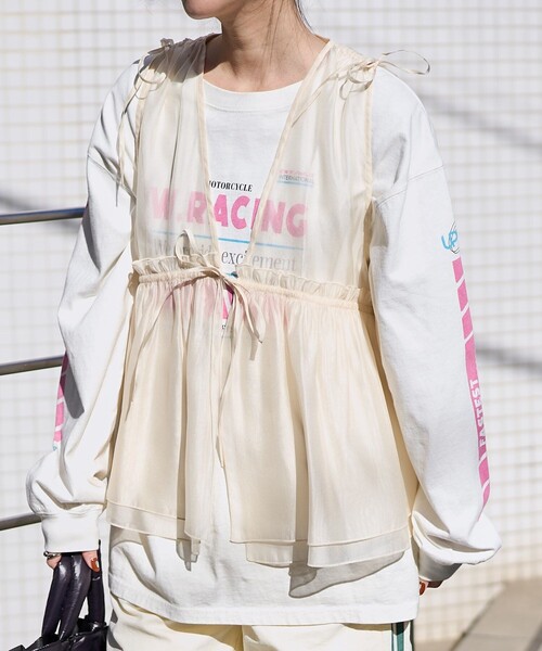 FREAK'S STORE（フリークスストア）の「シャイニー オーガンジーベスト（ベスト・レディース・グレー/オフホワイト/サックスブルー/ワイン/ブラック・ﾌﾘ-）」の10枚目の写真