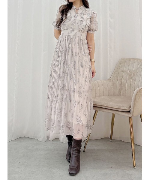 MERCURYDUO（マーキュリーデュオ）の「花柄ラッフルプリーツティアードハーフスリーブワンピース（ワンピース・レディース・オフホワイト/ミント/ベビーピンク・SMALL/MEDIUM）」の3枚目の写真