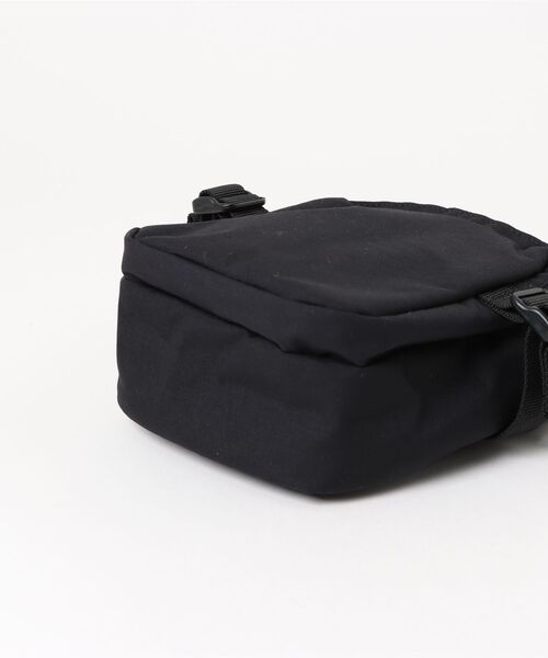 Gramicci(グラミチ)の「▲GRAMICCI(グラミチ) ▲CORDURA MINI SHOULDER BAG(ショルダーバッグ・メンズ・ブラック/オリーブ・FREE)」の3枚目の写真