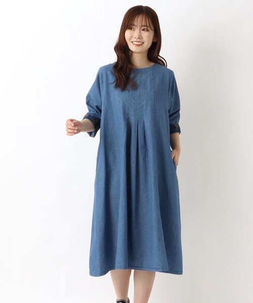 one'sterrace(ワンズテラス)の「インディゴ ミモザ刺繍 フレアワンピース(ワンピース・レディース・ブルー系その他7/ネイビー系5・02)」の1枚目の写真