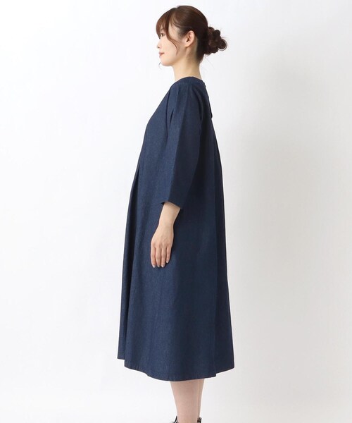one'sterrace(ワンズテラス)の「インディゴ ミモザ刺繍 フレアワンピース(ワンピース・レディース・ブルー系その他7/ネイビー系5・02)」の4枚目の写真