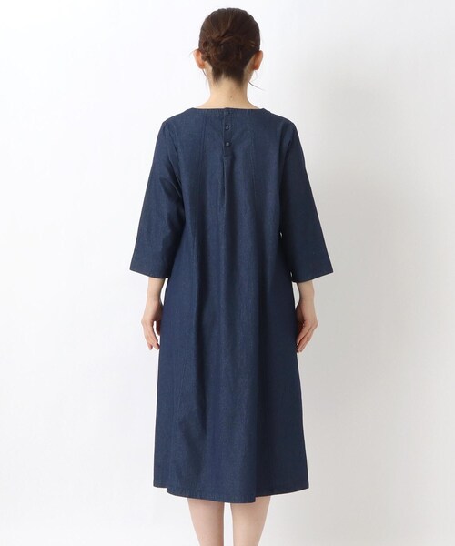 one'sterrace(ワンズテラス)の「インディゴ ミモザ刺繍 フレアワンピース(ワンピース・レディース・ブルー系その他7/ネイビー系5・02)」の5枚目の写真