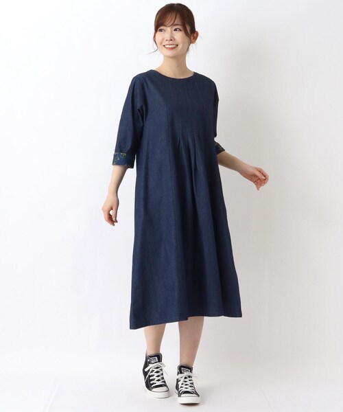 one'sterrace(ワンズテラス)の「インディゴ ミモザ刺繍 フレアワンピース(ワンピース・レディース・ブルー系その他7/ネイビー系5・02)」の17枚目の写真