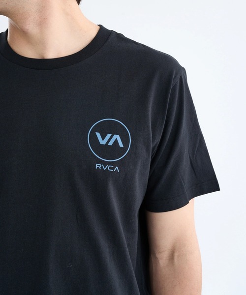 RVCA（ルーカ）の「RVCA メンズ ESCAPE CIRCLE SS Tシャツ 【2025年春夏モデル】/ルーカバックプリント半袖Tシャツ（Tシャツ/カットソー・メンズ・ブルー系その他/ホワイト/ブラック・X-LARGE/LARGE/MEDIUM/SMALL）」の6枚目の写真