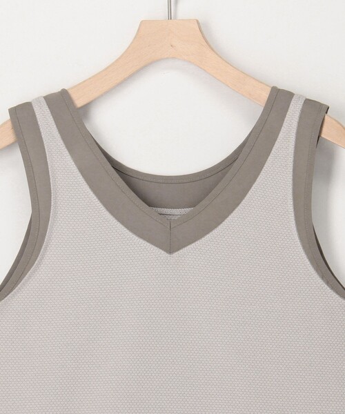 MICO COULIER（ミコクリエ）の「ラッセル編シアー切替2WAYタンクトップ（Tシャツ/カットソー・レディース・グレイッシュベージュ/ブラック/オフホワイト・38）」の8枚目の写真