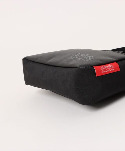 Manhattan Portage（マンハッタンポーテージ）の「Manhattan Portage/マンハッタンポーテージ ショルダーバック Pacific Jogger Bag Ver. 2 MP1404L2HPWP（ショルダーバッグ・メンズ・ブラック・FREE）」の4枚目の写真