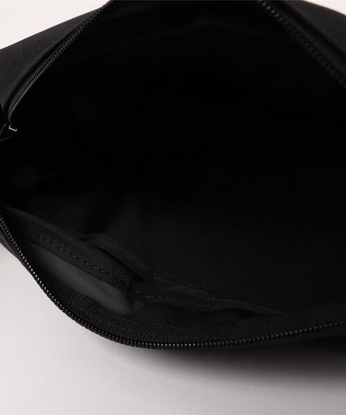 Manhattan Portage（マンハッタンポーテージ）の「Manhattan Portage/マンハッタンポーテージ ショルダーバック Pacific Jogger Bag Ver. 2 MP1404L2HPWP（ショルダーバッグ・メンズ・ブラック・FREE）」の3枚目の写真
