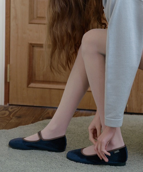 ROCKFISH WEATHERWEAR（ロックフィッシュウェザーウェア）の「NEW BELLA QUILTED MARYJANES（バレエシューズ・レディース・ブラック/オリーブ/スカイブルー/ネイビー/イエロー/ダークブラウン/ピンク/レッド・23.0cm/23.5cm/24.0cm/24.5cm/25.0cm）」の6枚目の写真