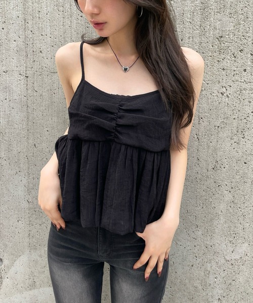 FOREVER 21（フォーエバー トゥエンティーワン）の「【2025SS】ペプラムバルーンチュニック（キャミソール・レディース・ブラック/オフホワイト/グリーン・FREE）」の2枚目の写真