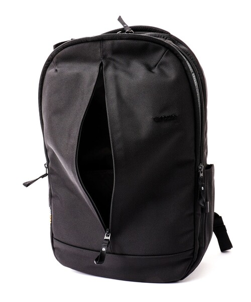 インケース　Incase Tracks Backpack 25L トラックスバックパック25(Tracks Backpack 25L) -黒(ブラック