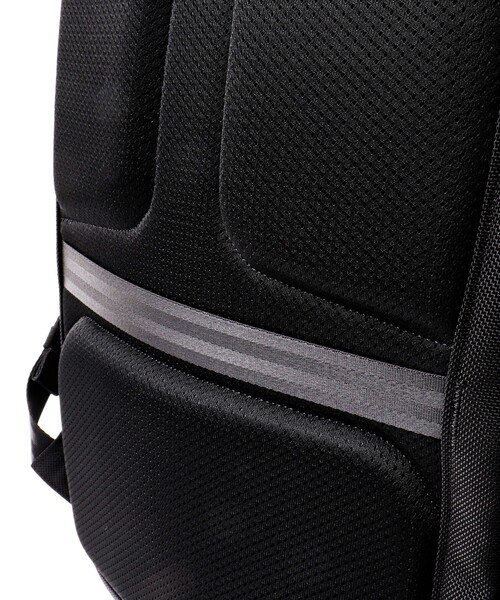 incase（インケース）の「【Incase/インケース】Tracks Backpack 25L（バックパック/リュック・メンズ・ブラック・FREE）」の4枚目の写真