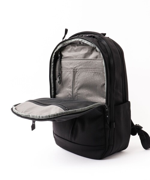 incase（インケース）の「【Incase/インケース】Tracks Backpack 25L