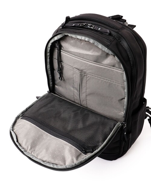 incase（インケース）の「【Incase/インケース】Tracks Backpack 25L（バックパック/リュック・メンズ・ブラック・FREE）」の16枚目の写真
