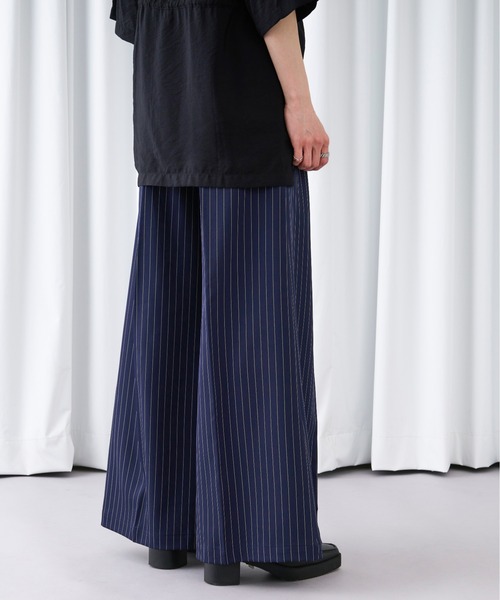 Ellno Loset(エルノロゼット)の「ストライプワイドバギーパンツ(その他パンツ・メンズ・ブラック/ネイビー・X-SMALL/MEDIUM/LARGE/SMALL)」の13枚目の写真