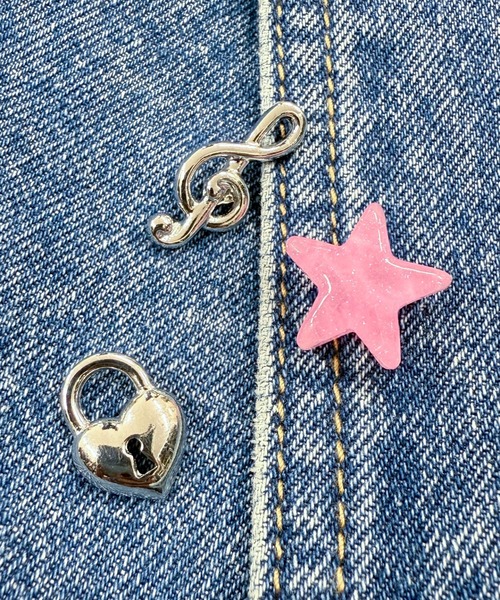 WEGO（ウィゴー）の「WEGO/【3個セット】アソートピンズ（バッジ・レディース・その他4/その他1/その他2/その他3/その他5/その他11/その他8/その他10/その他13/その他6/その他7/その他9/その他12/その他14/その他15/その他16/その他17・FREE）」の13枚目の写真