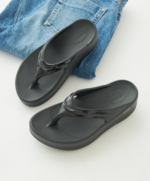 plage(プラージュ)の「《追加》OOFOS / ウーフォス OOMEGA サンダル(サンダル・レディース・ブラック・23cm/24cm/25cm)」の4枚目の写真