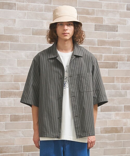 J.PRESS YORK STREET(ジェイプレスヨークストリート)の「【UNISEX】コットンリネンハーフスリーブシャツ ブルゾン(ブルゾン・メンズ・グレー系1/ブラック系2・SMALL/MEDIUM/LARGE)」の1枚目の写真