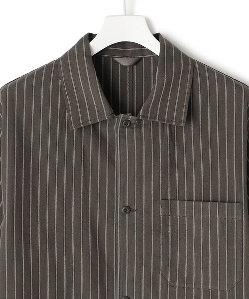 J.PRESS YORK STREET(ジェイプレスヨークストリート)の「【UNISEX】コットンリネンハーフスリーブシャツ ブルゾン(ブルゾン・メンズ・グレー系1/ブラック系2・SMALL/MEDIUM/LARGE)」の13枚目の写真