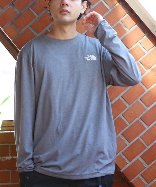 THE NORTH FACE(ザノースフェイス)の「THE NORTH FACE ロゴ ロングTシャツ(Tシャツ/カットソー・メンズ・ホワイト/ブラック/ヘザーグレー・SMALL/LARGE/X-LARGE/MEDIUM)」の3枚目の写真