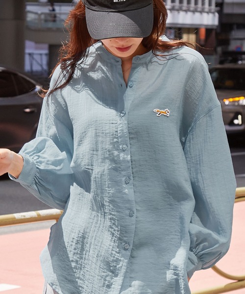 PENNEYS（ぺニーズ）の「<接触冷感/速乾>PENNEYS/ペニーズ 別注 THE FOX ロゴ ワンポイントワッペン刺繍 ビッグシルエット シアーシャツ（シャツ/ブラウス・レディース・サックスブルー系/サックスブルー/オフホワイト/ライトグリーン/ピンク系・FREE）」の22枚目の写真