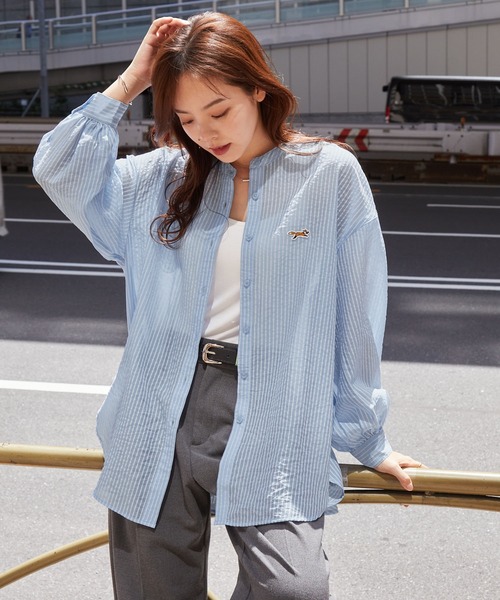 PENNEYS（ぺニーズ）の「<接触冷感/速乾>PENNEYS/ペニーズ 別注 THE FOX ロゴ ワンポイントワッペン刺繍 ビッグシルエット シアーシャツ（シャツ/ブラウス・レディース・サックスブルー系/サックスブルー/オフホワイト/ライトグリーン/ピンク系・FREE）」の14枚目の写真