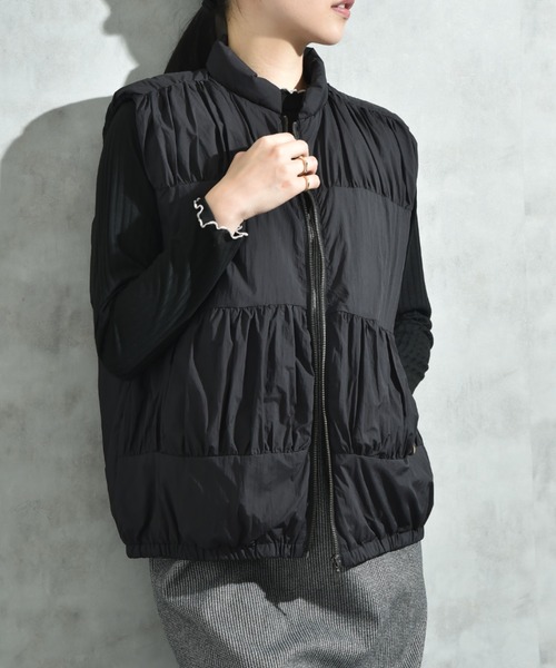 現行モデル ほぼ未使用 デュベティカ ダウンベスト エンブレム 黒タグ