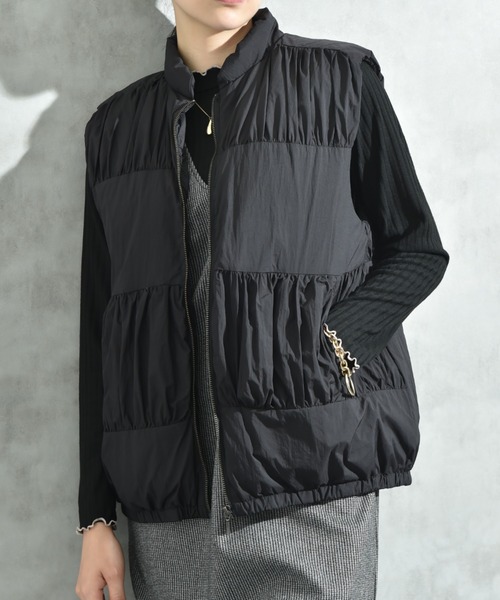 現行モデル ほぼ未使用 デュベティカ ダウンベスト エンブレム 黒タグ