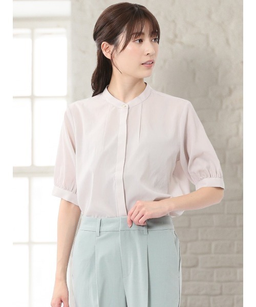 m.f.editorial(エムエフエディトリアル)の「【抗菌防臭 ウォッシャブル ストレッチ】m.f.エディトリアル レディース バンドカラー パフスリー ブ 比翼 ブラウス(シャツ/ブラウス・レディース・ベージュ/パープル/サックスブルー・MEDIUM/LARGE)」の2枚目の写真