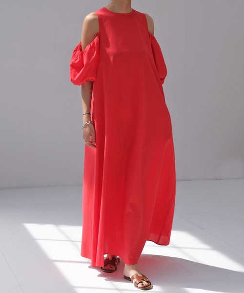 AKTE（アクテ）の「バルーンスリーブボリュームワンピース（ワンピース・レディース・ブラック/レッド・FREE/TALL）」の2枚目の写真