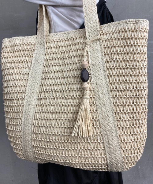 ｔｏｌｅｎｅ（トレネ）の「ナチュラル編み ウッドビーズ タッセル付き ストローバッグ トートバッグ（トートバッグ・レディース・ライトベージュ/モカ・ONE SIZE）」の21枚目の写真