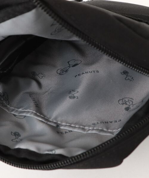 MEI OCEAN（メイオーシャン）の「MEI OCEAN  ショルダーバッグ バッグ スヌーピー×メイオーシャン ミニ ショルダーバッグ レディース メンズ(ST)（ショルダーバッグ・レディース・ブラック・FREE）」の2枚目の写真