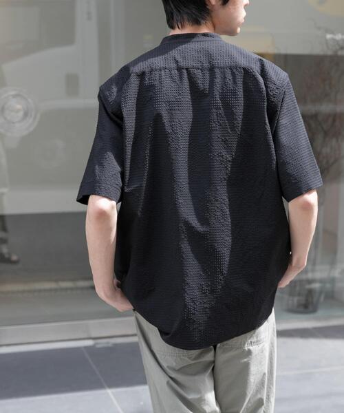 FORK&SPOON(フォークアンドスプーン)の「FORK&SPOON アニヴェンサッカーシャツ(シャツ/ブラウス・メンズ・ダークブラウン/ブラック・4/5)」の6枚目の写真