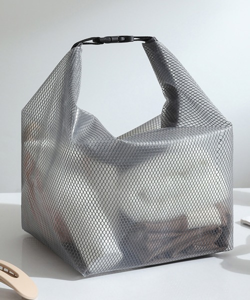 Pochi Pouch(ポチポーチ)の「Pochi Pouch/【3サイズ展開】メッシュ&クリア 防水 ドライ バッグ(エコバッグ/サブバッグ・レディース・グレー/ホワイト・SMALL/MEDIUM/LARGE)」の13枚目の写真