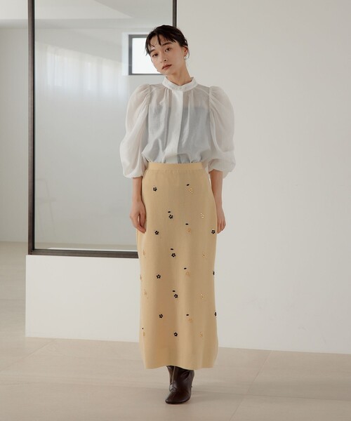 EMMEL REFINES（エメルリファインズ）の「＜EMMEL REFINES＞EM フラワービジュー ニット スカート（スカート・レディース・ブラック/ベージュ・S/M）」の5枚目の写真