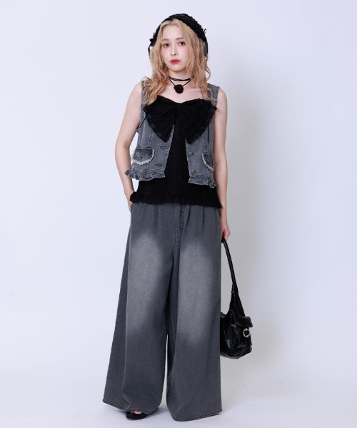 axes femme（アクシーズファム）の「プチフリルデニムベスト（ベスト・レディース・グレー/ケミカルウォッシュ・FREE）」の9枚目の写真