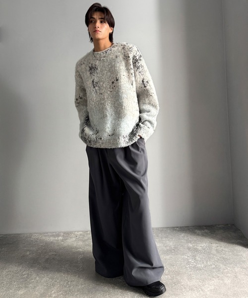 Java(ジャバ)の「《JaVaジャバコラボ》視線を釘付け。アブストラクト柄ニットプルオーバー(長袖)(ニット/セーター・メンズ・チャコール/グレー・MEDIUM/LARGE/X-LARGE)」の4枚目の写真