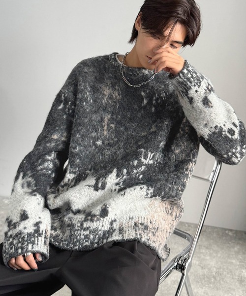 Java(ジャバ)の「《JaVaジャバコラボ》視線を釘付け。アブストラクト柄ニットプルオーバー(長袖)(ニット/セーター・メンズ・チャコール/グレー・MEDIUM/LARGE/X-LARGE)」の9枚目の写真