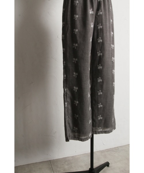 tocco closet（トッコ　クローゼット）の「【ZOZO限定】ミニフラワーエンブロイダリーパンツ　※セットアップ可能（その他パンツ・レディース・ブラック/グレー・M）」の20枚目の写真