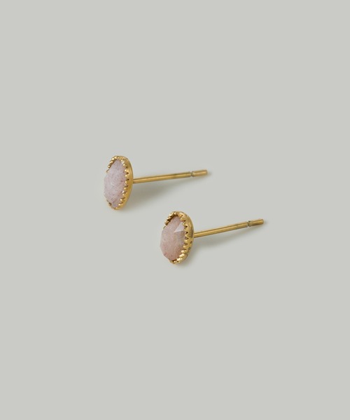 Jolie Toujours(ジョリトゥジュール)の「【汗や水に強い】〈ステンレス〉カラーストーンオーバルピアス(ピアス(両耳用)・レディース・ピンクベージュ/グリーン/ホワイト・FREE)」の6枚目の写真