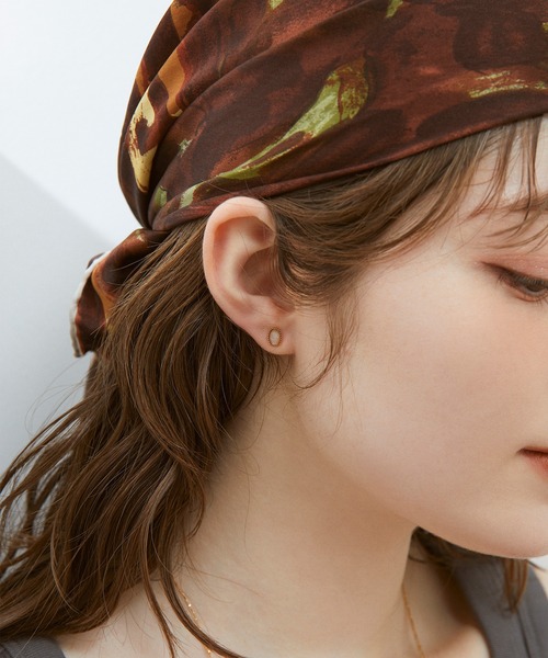 Jolie Toujours(ジョリトゥジュール)の「【汗や水に強い】〈ステンレス〉カラーストーンオーバルピアス(ピアス(両耳用)・レディース・ピンクベージュ/グリーン/ホワイト・FREE)」の9枚目の写真