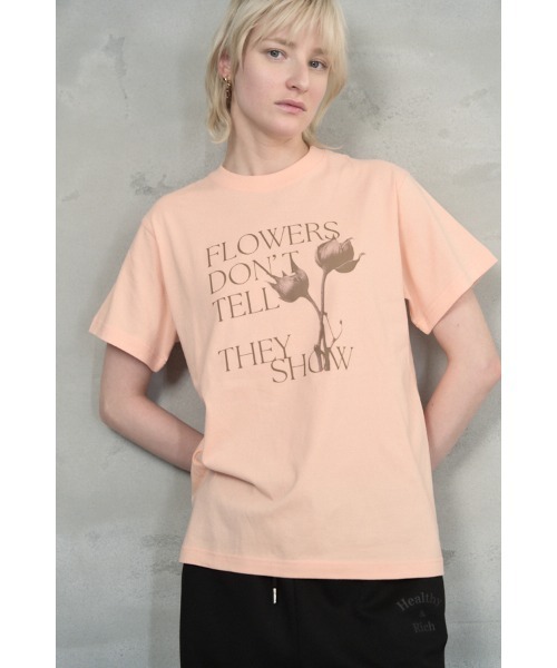 Muel Chic(ミュエルシック)の「Flower Tshirt フラワーTシャツ(Tシャツ/カットソー・レディース・ライトピンク/オフホワイト/ベージュ・FREE)」の3枚目の写真