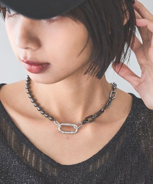PAGEBOY(ページボーイ)の「BIGリンクチェーンネックレス(ネックレス・レディース・シルバー/ブラック・FREE)」の3枚目の写真