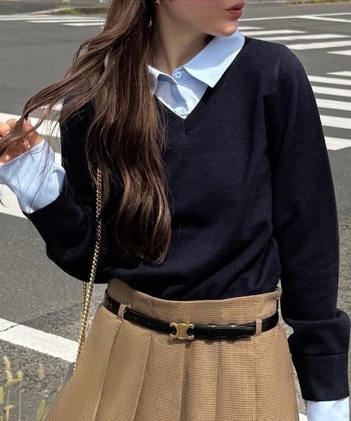 junoah（ジュノア）の「襟付きVネックニット（ニット/セーター・レディース・アイボリー/ネイビー/チャコール/ブラウン/グレー・LARGE/MEDIUM）」の5枚目の写真