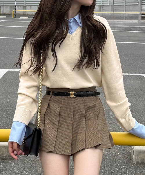 junoah（ジュノア）の「襟付きVネックニット（ニット/セーター・レディース・アイボリー/ネイビー/チャコール/ブラウン/グレー・LARGE/MEDIUM）」の2枚目の写真