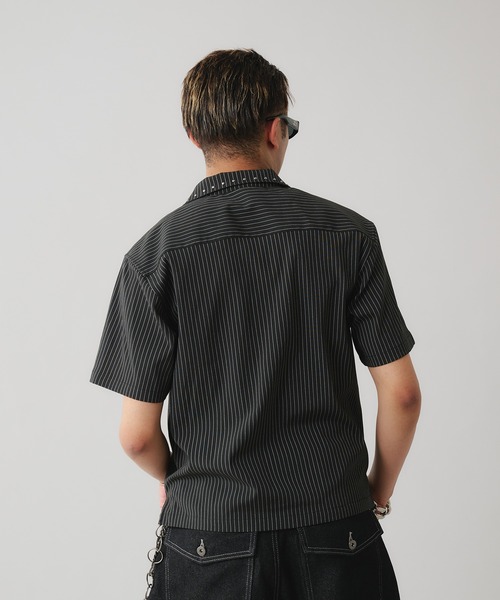 ANDER HUNK（アンダーハンク）の「Studs Design Stripe Open-Colour Shirt / スタッズデザインストライプオープンカラーシャツ（シャツ/ブラウス・メンズ・グレー/グレイッシュブルー/ブラック・MEDIUM/LARGE）」の11枚目の写真