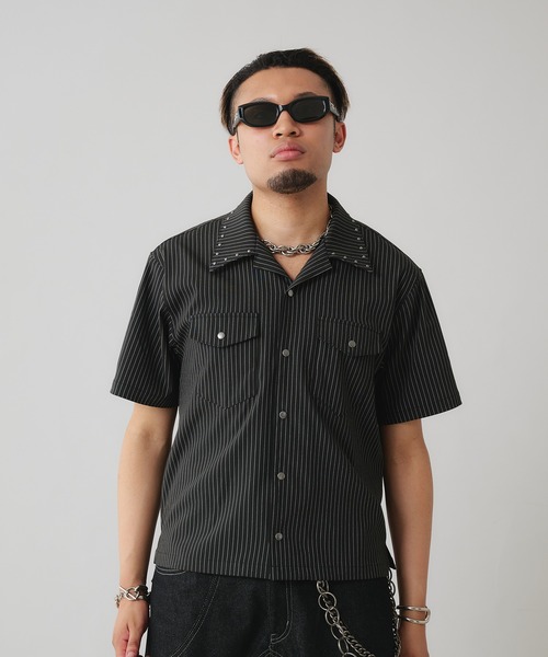 ANDER HUNK（アンダーハンク）の「Studs Design Stripe Open-Colour Shirt / スタッズデザインストライプオープンカラーシャツ（シャツ/ブラウス・メンズ・グレー/グレイッシュブルー/ブラック・MEDIUM/LARGE）」の4枚目の写真